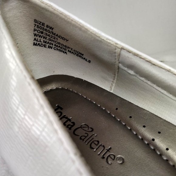 Torta Caliente White Women shoes Size 8W - Picture 8 of 9